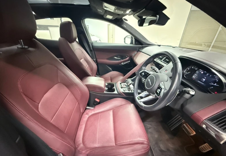 Jaguar E-Pace Серый