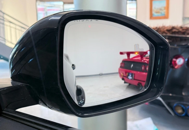 Jaguar E-Pace Серый