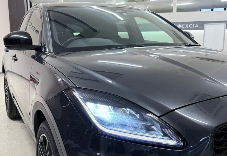 Jaguar E-Pace Серый