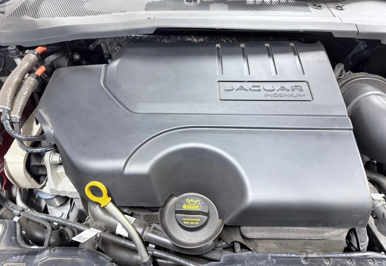 Jaguar E-Pace Серый