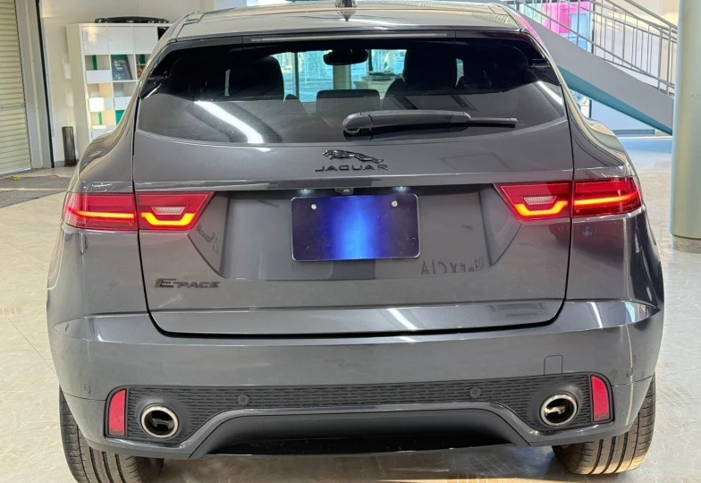 Jaguar E-Pace Серый