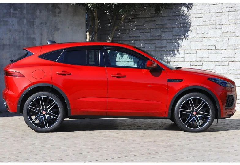 Jaguar E-Pace Красный