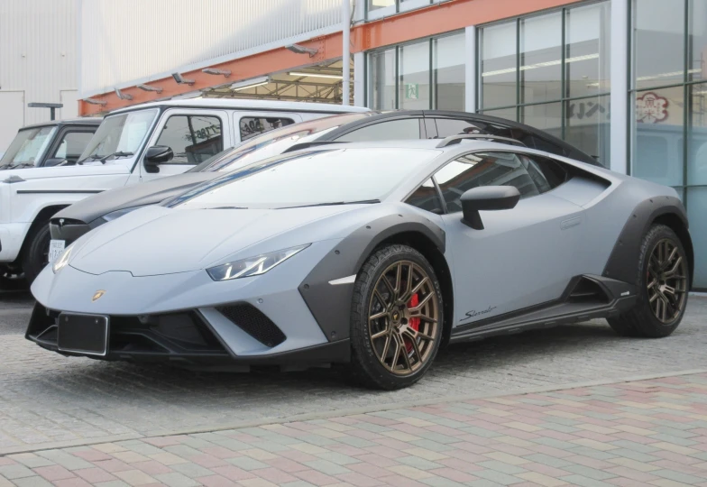 Lamborghini Huracan Серый