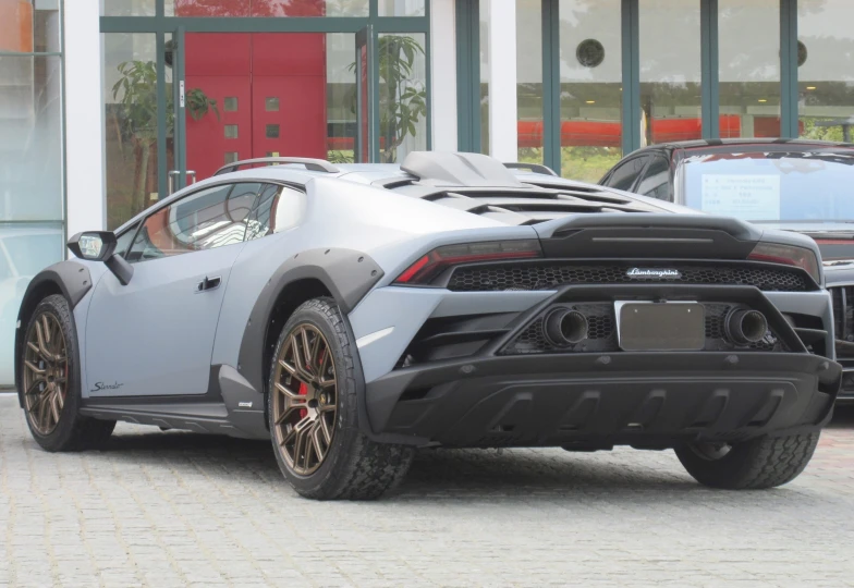 Lamborghini Huracan Серый