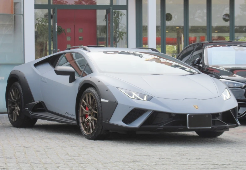 Lamborghini Huracan Серый