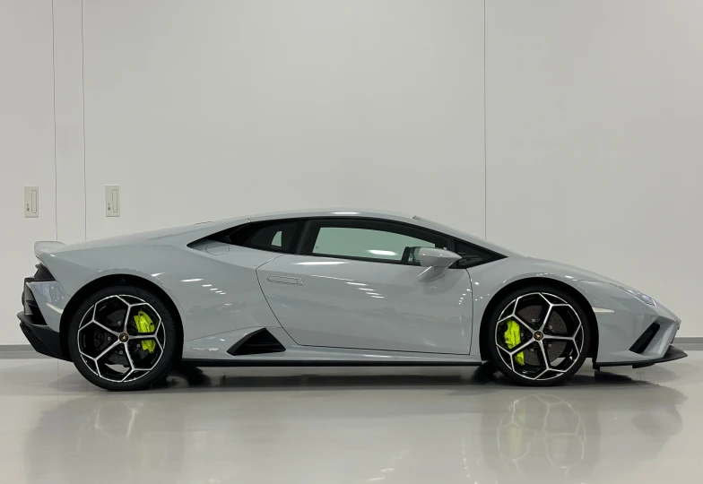Lamborghini Huracan Серый
