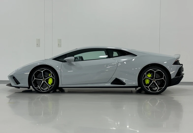 Lamborghini Huracan Серый