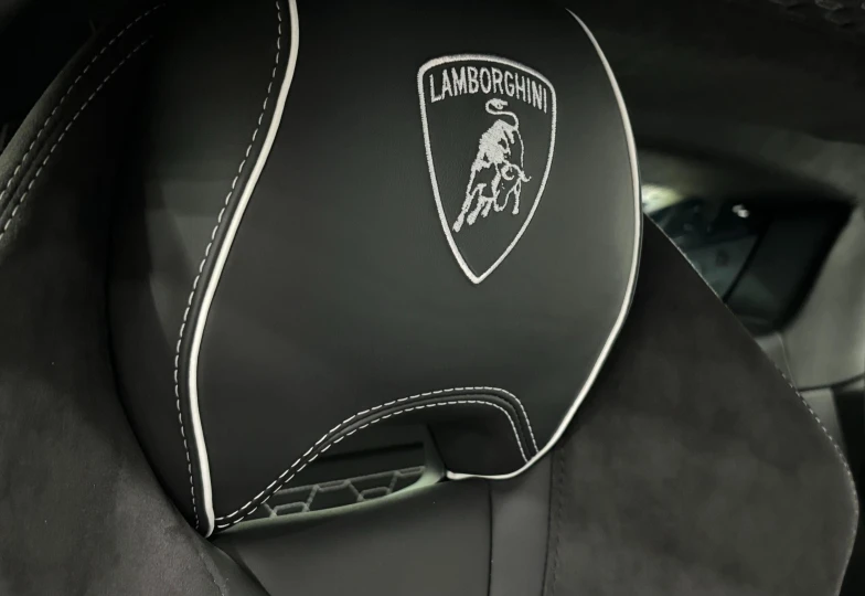 Lamborghini Huracan Серый