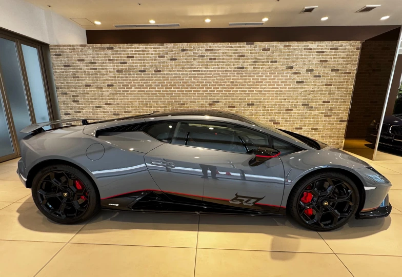 Lamborghini Huracan Серый