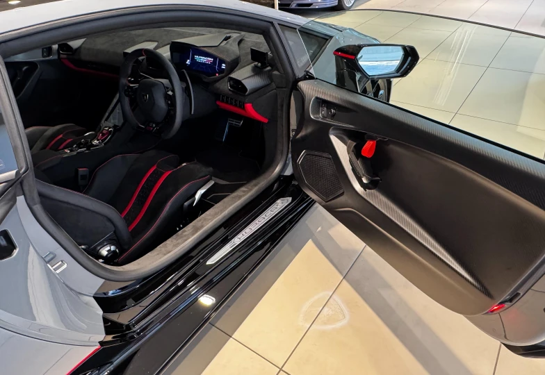 Lamborghini Huracan Серый