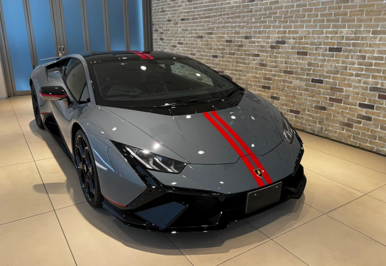 Lamborghini Huracan Серый