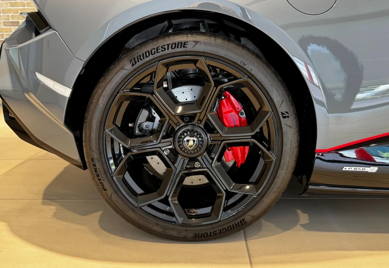 Lamborghini Huracan Серый