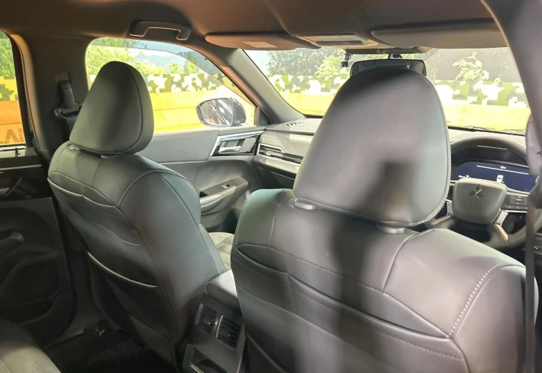 Mitsubishi Outlander Черный