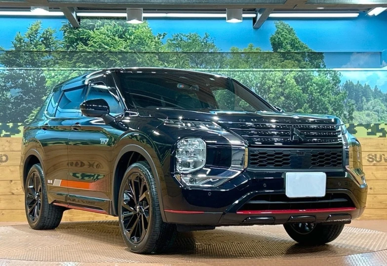 Mitsubishi Outlander Черный