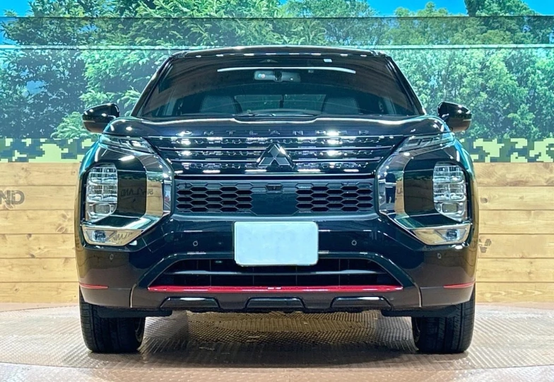 Mitsubishi Outlander Черный