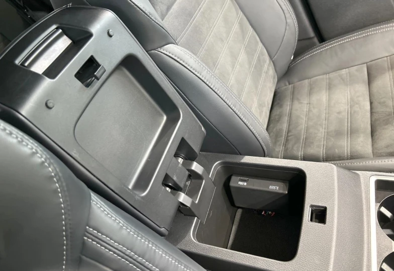 Mitsubishi Outlander Черный