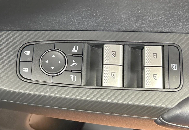 Mitsubishi Outlander Черный