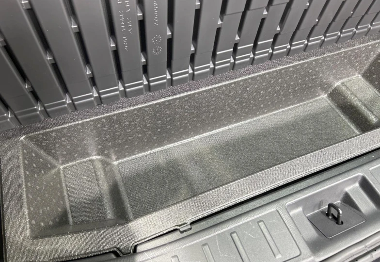 Mitsubishi Outlander Черный