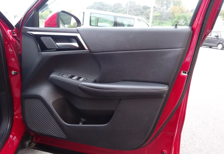 Mitsubishi Outlander Красный