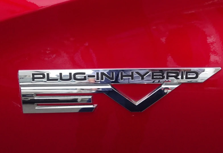 Mitsubishi Outlander Красный