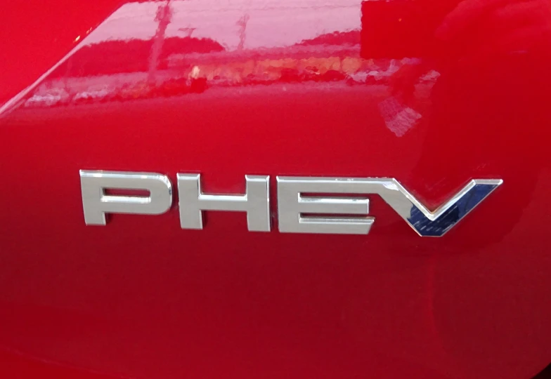 Mitsubishi Outlander Красный