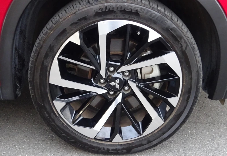 Mitsubishi Outlander Красный