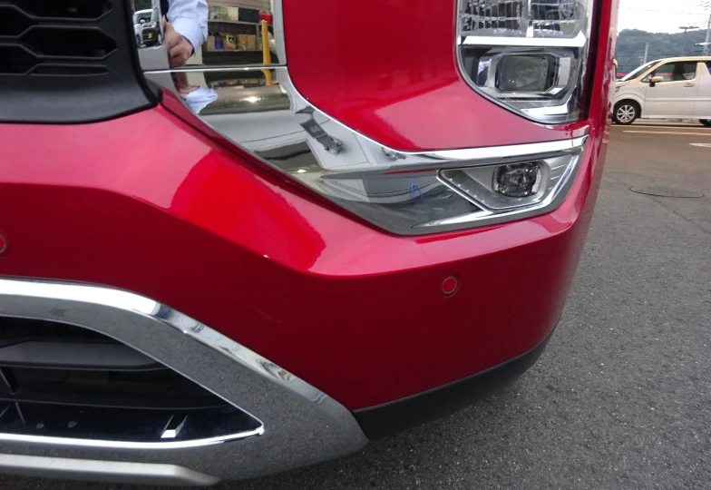 Mitsubishi Outlander Красный