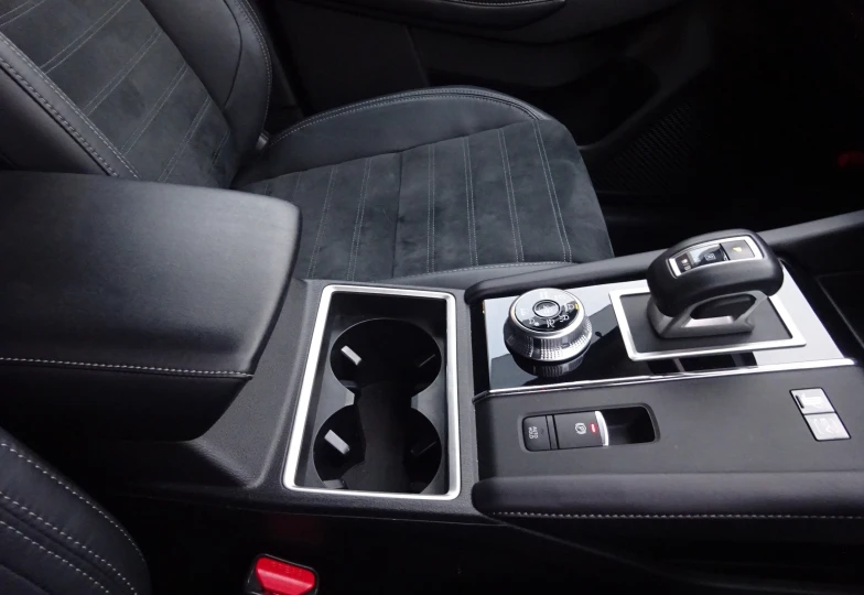 Mitsubishi Outlander Красный