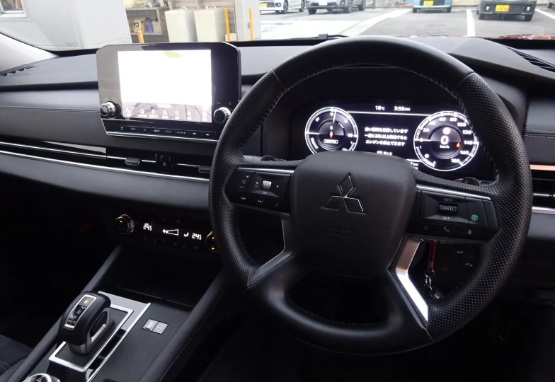 Mitsubishi Outlander Красный