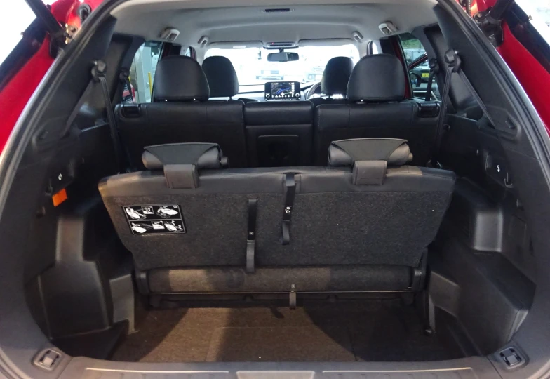 Mitsubishi Outlander Красный