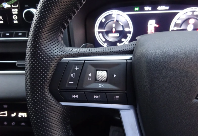 Mitsubishi Outlander Красный