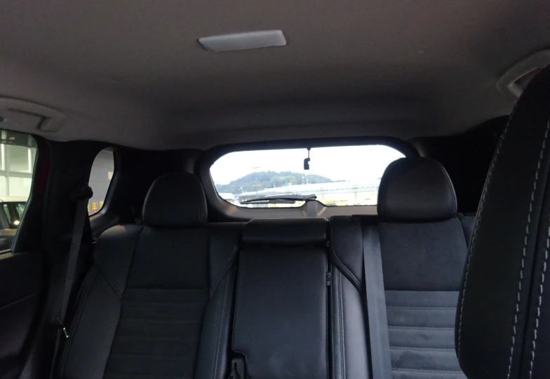 Mitsubishi Outlander Красный