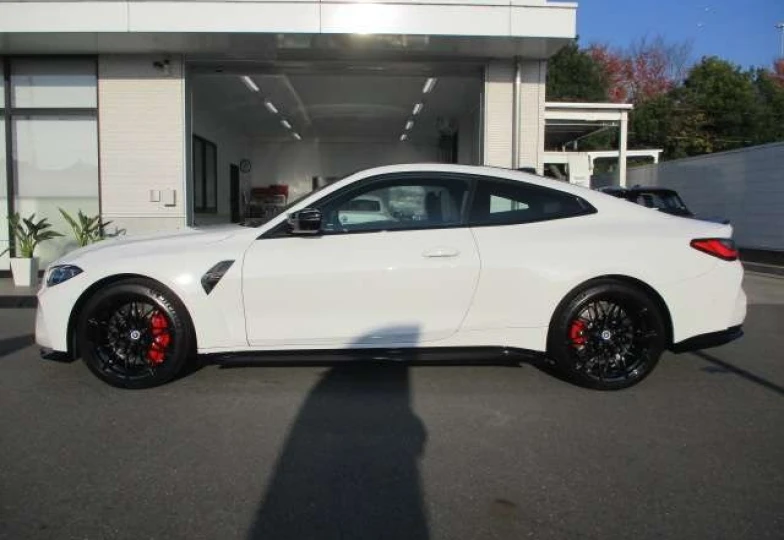 BMW M4 Белый