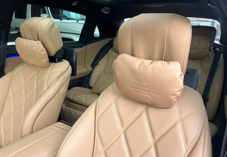 Mercedes S class Бежевый