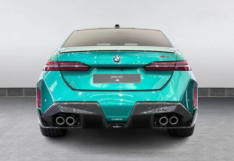 BMW M5 Бирюзовый