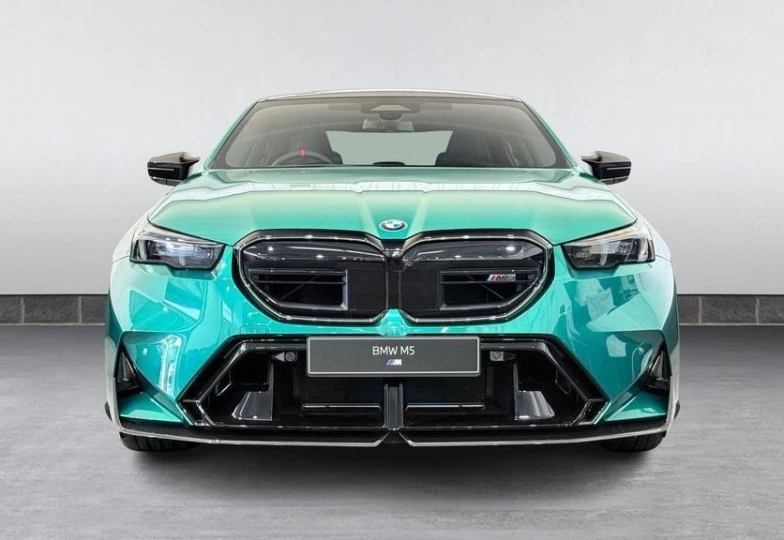 BMW M5 Бирюзовый