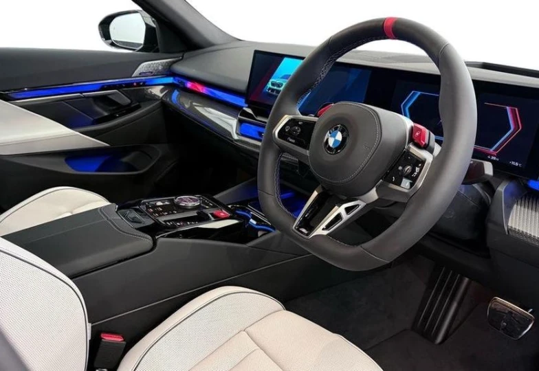 BMW M5 Бирюзовый