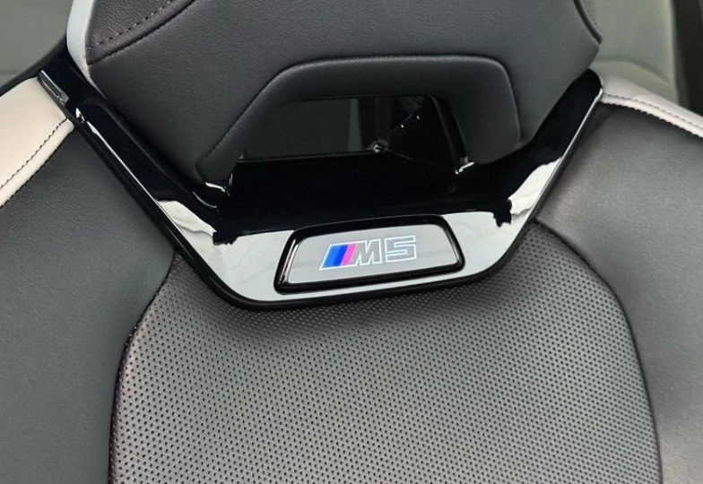 BMW M5 Бирюзовый