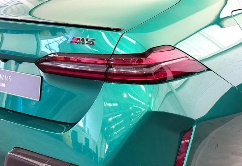 BMW M5 Бирюзовый