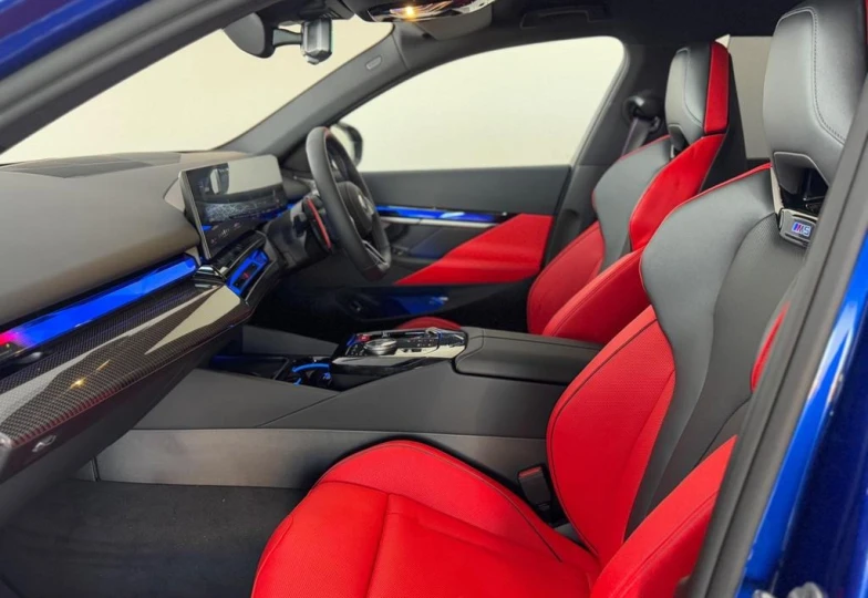 BMW M5 Синий