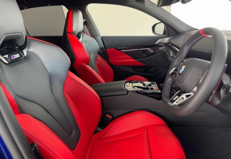 BMW M5 Синий