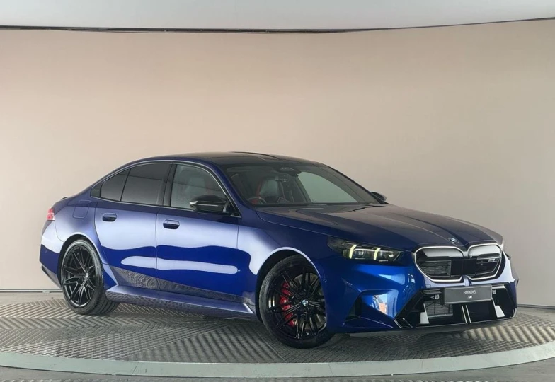 BMW M5 Синий