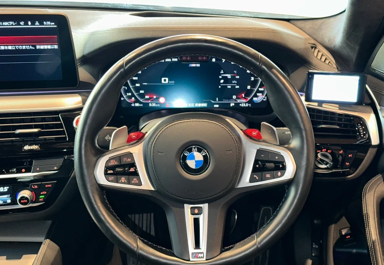 BMW M5 Белый