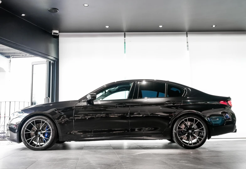BMW M5 Черный