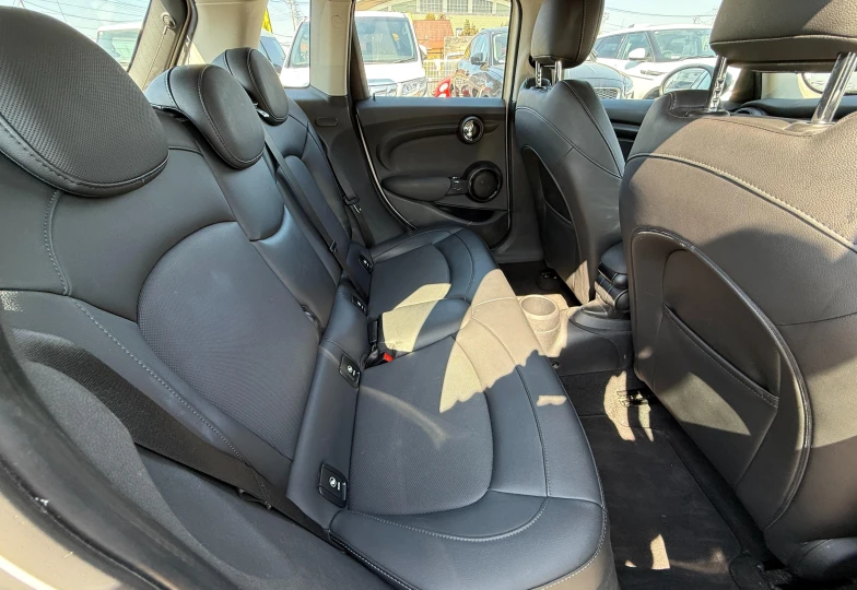 Mini Hatch White