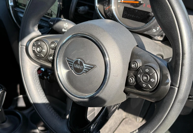 Mini Hatch White