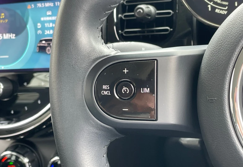 Mini Hatch Белый