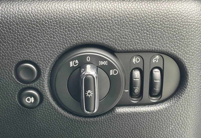 Mini Hatch Белый