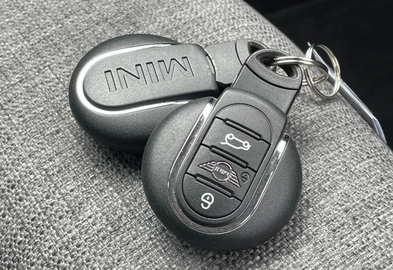 Mini Hatch Белый