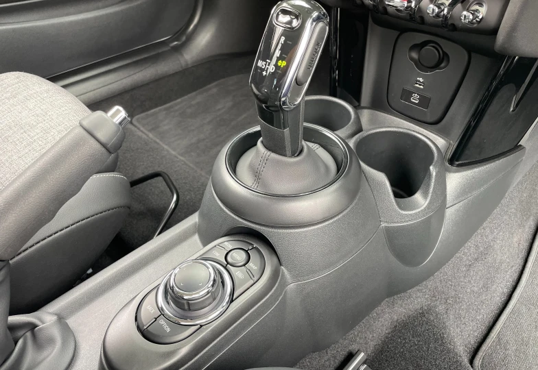 Mini Hatch Белый